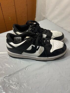 Nike Dunk Low GS "Panda" boys shoes size 3Y